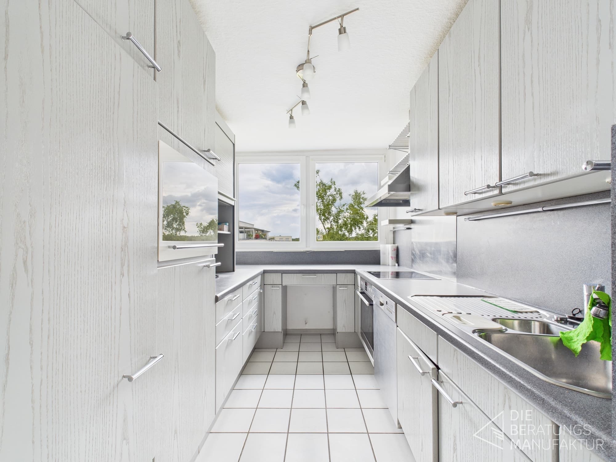 Familienfreundlich & renditestark – Helle 4-Zimmer-ETW mit Pool & Sauna in der Anlage – Bild 3